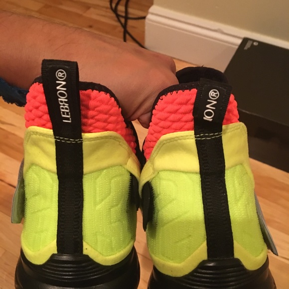 Lebron Soldier 12 SFG - Picture 6 of 9